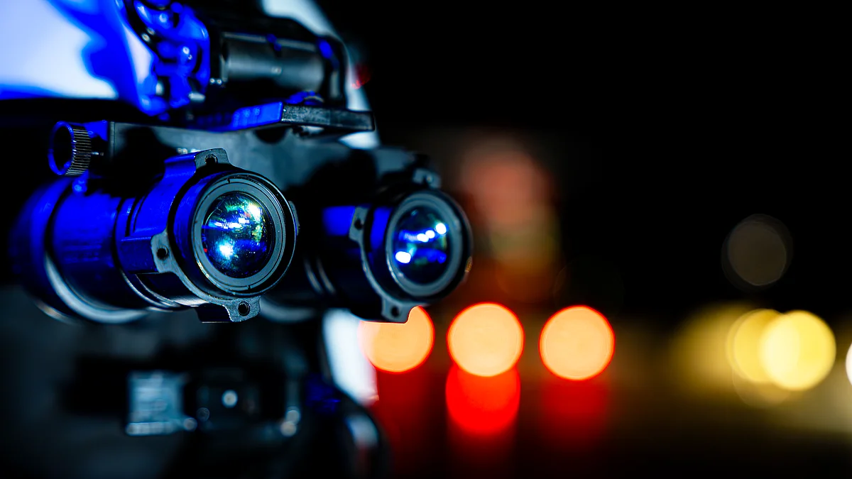 [Translate to English:] Nahaufnahme einer Night Vision Google (NVG).